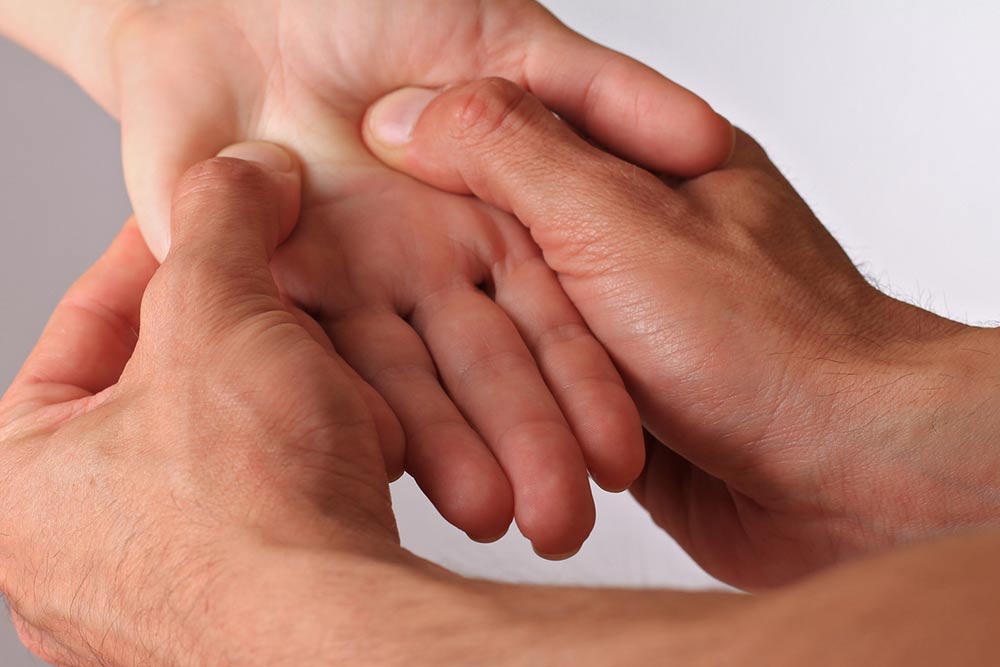 Navigating 8 lesser-known acupressure points in the human body